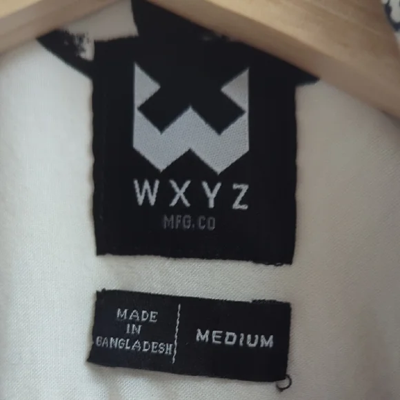 ❤️HOST PICK❤️Skull Pattern Shirt - Picture 2 of 7